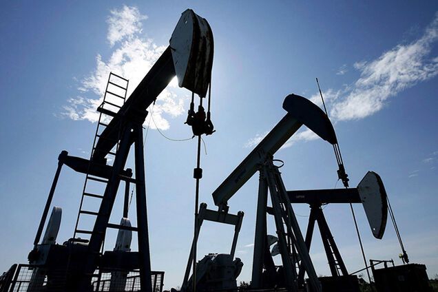Цены на нефть развернулись после обвала накануне: сколько стоит теперь