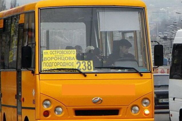 Медики з Дніпропетровської області не можуть дістатися на роботу через карантин