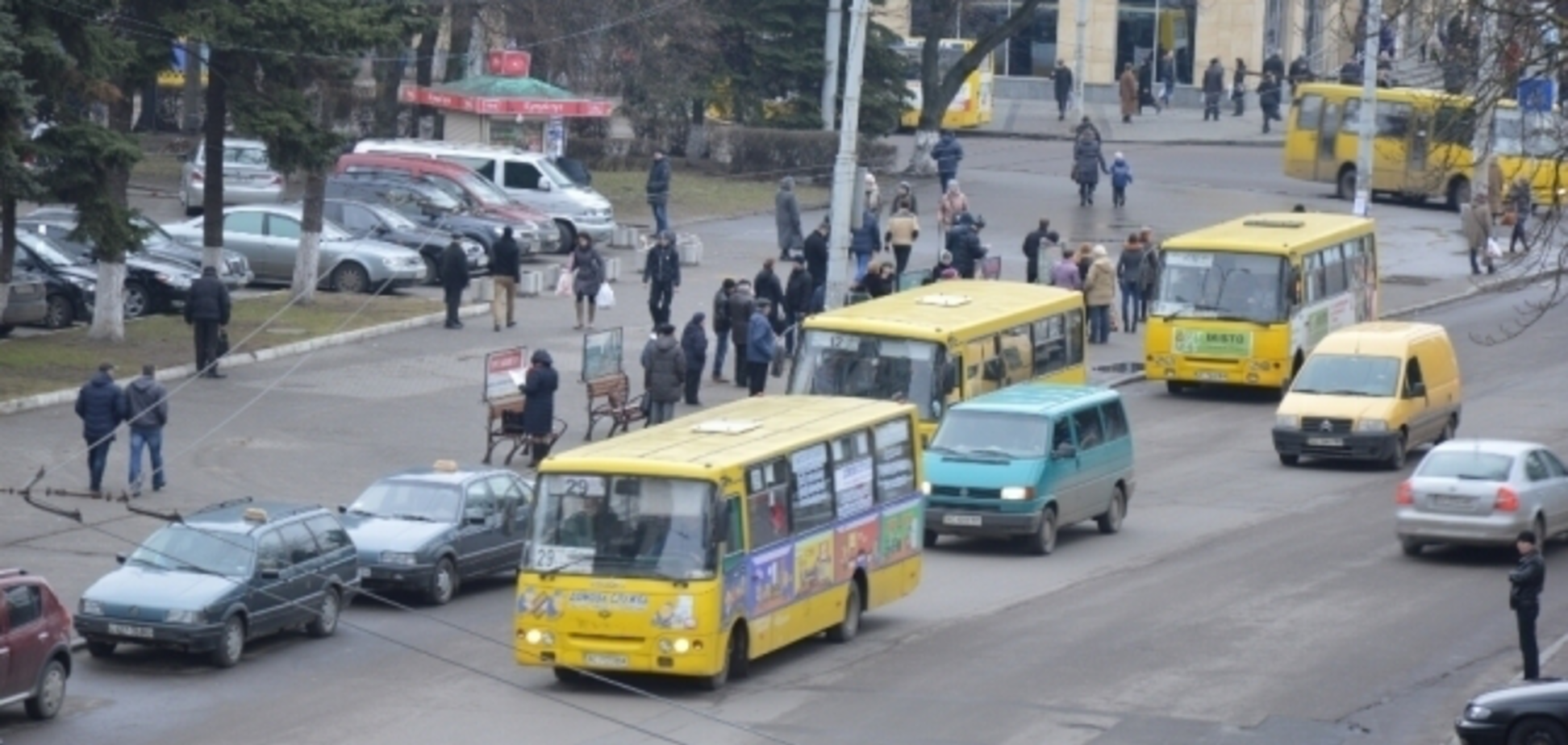 У Луцьку зупинили рух громадського транспорту
