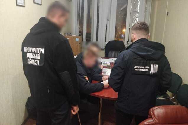 В Одесі поліцейський збив жінку на переході