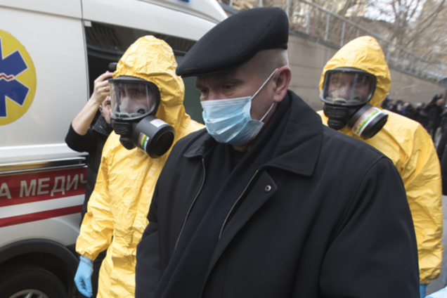 Еще у троих вернувшихся из Египта украинцев заподозрили коронавирус