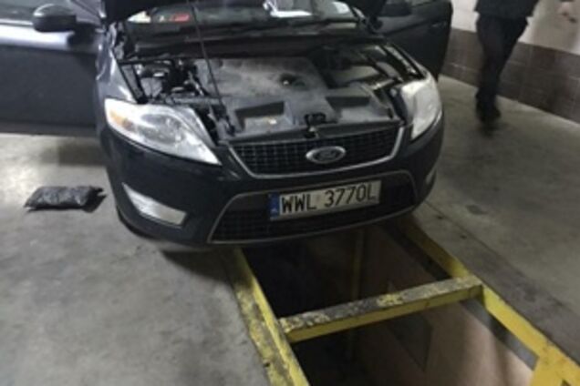 В Волынской области задержали контрабанду янтаря