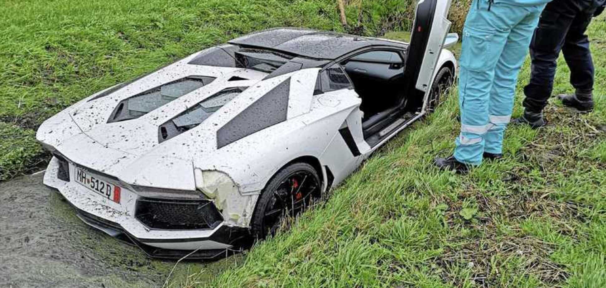 Втоплений Lamborghini не завадив і далі проводити весілля