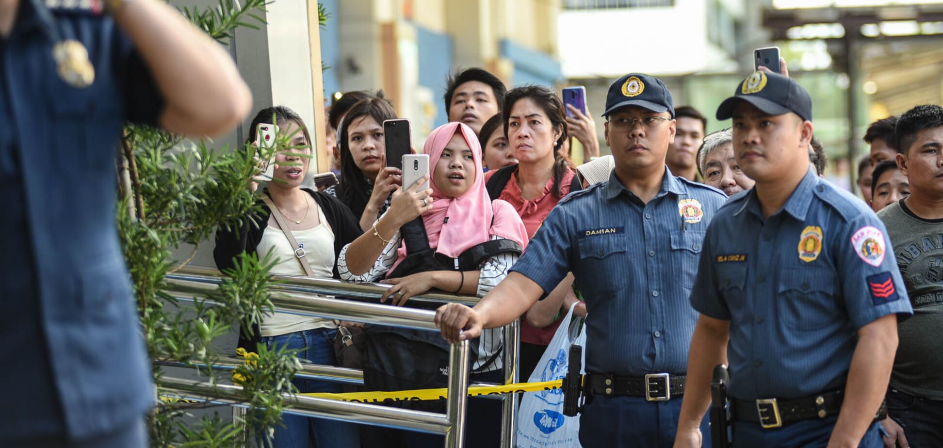 На Филиппинах захватили в заложники 30 человек. Фото и видео