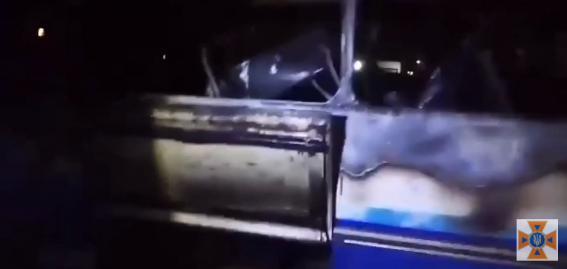 У Кривому Розі загорівся автобус із пасажирами: є постраждалі. Відео