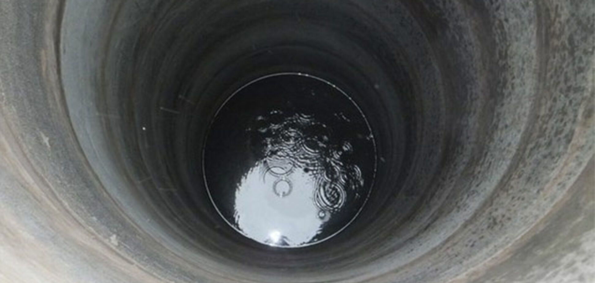 На Одещині хлопець кинув молоду дружину в колодязь