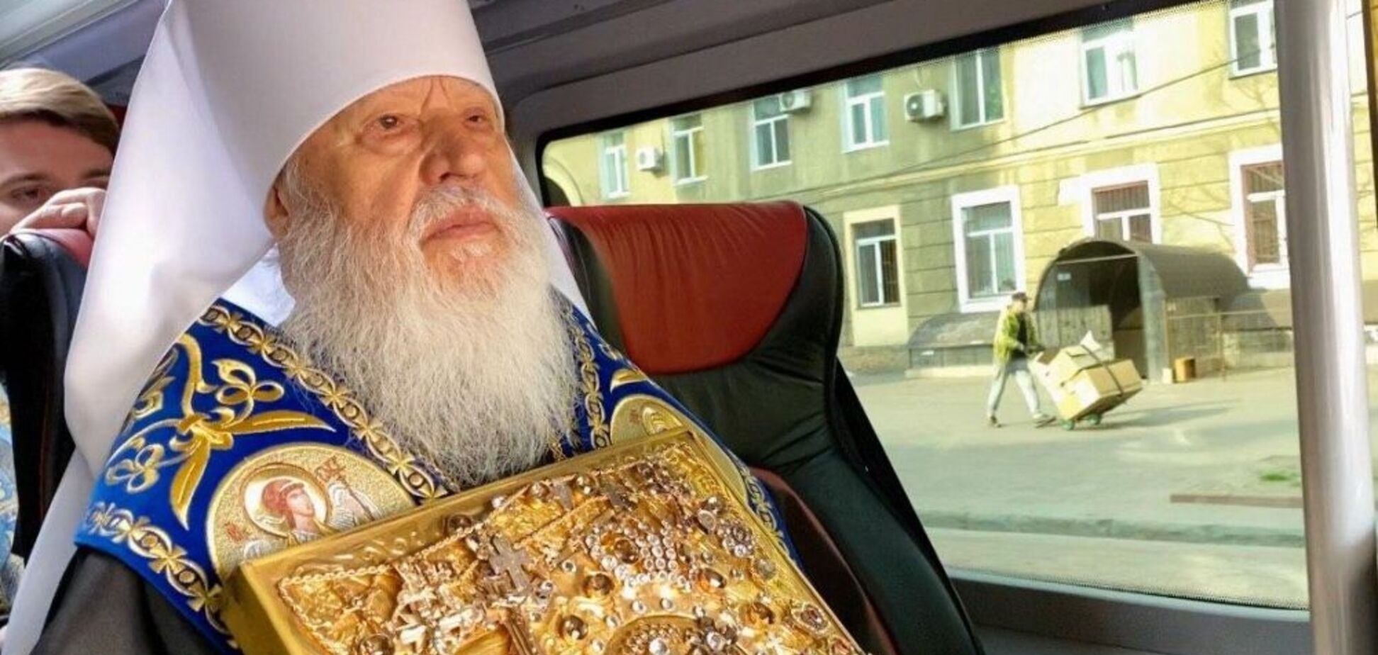 В Одессе священники с иконой объехали город, чтобы спасти его от коронавируса