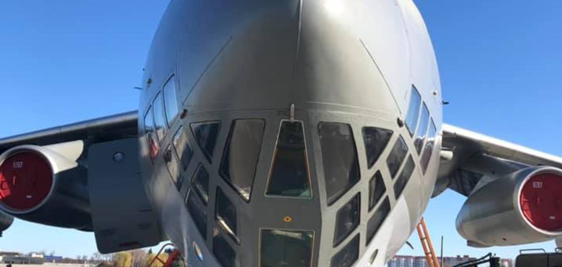 Україна відправила військовий борт за допомогою з Китаю