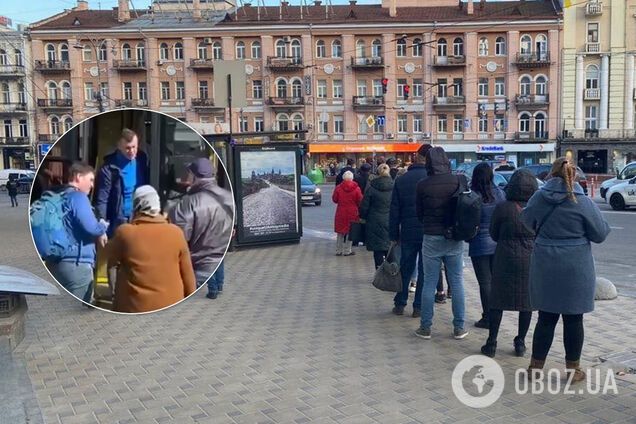 В Киеве из-за карантина бьют стекла и дерутся в транспорте. Фото и видео