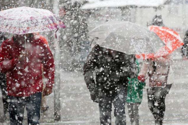 Сильные дожди и снег: на Украину обрушится антициклон