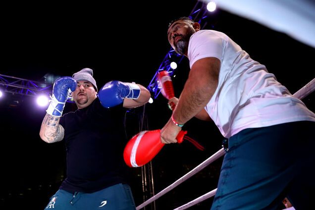 Энди Руис отправил в нокдаун чемпиона UFC Андрея Орловского