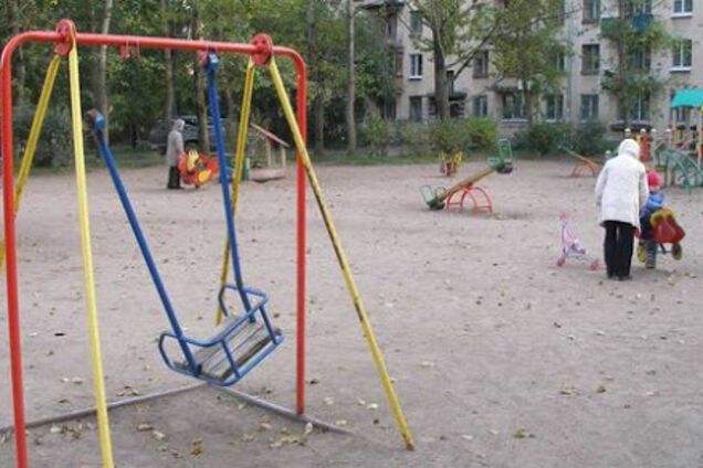 У Києві закрили всі дитячі та спортивні майданчики через карантин