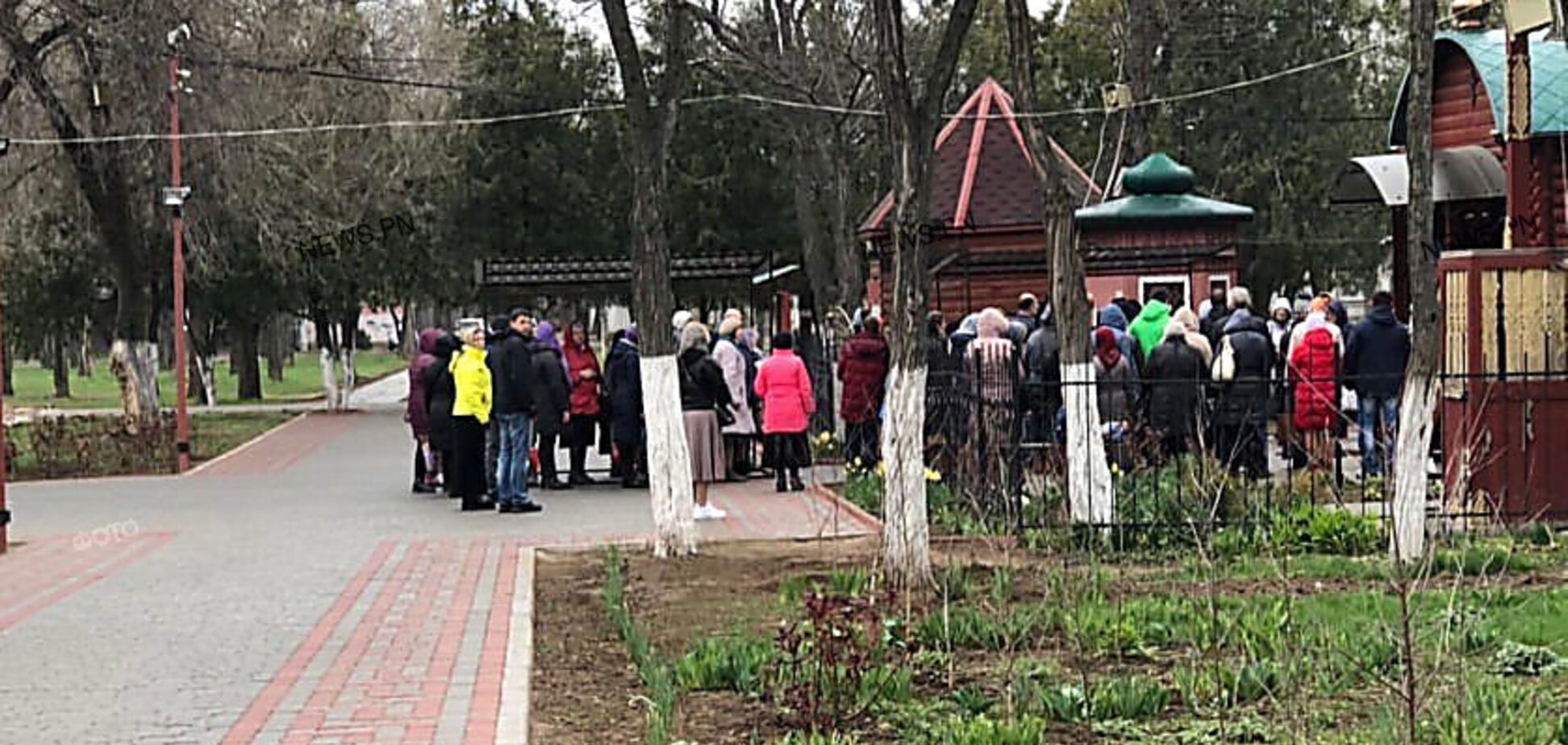 Українці збираються в церквах, грубо порушуючи карантин: обурливі фото