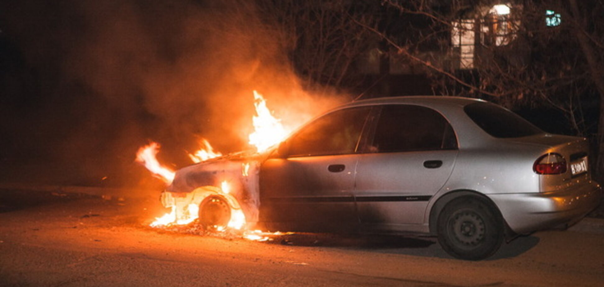 На Днепропетровщине в автомобиле Daewoo сгорел мужчина