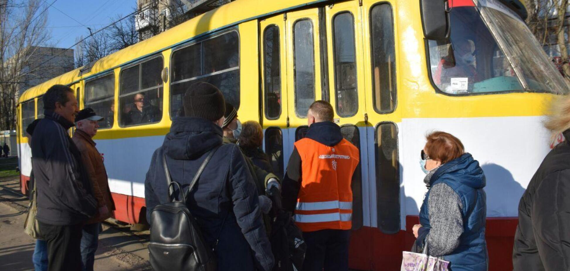 В Одесі через карантин скасовують пільговий проїзд в громадському транспорті