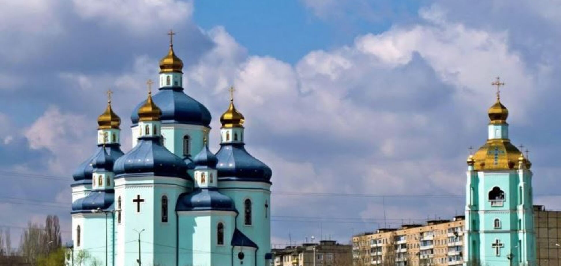 У Кривому Розі невідомий кинув вибухівку на територію собору. Фото