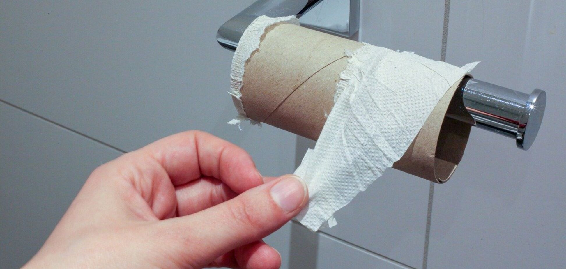 Мужчина на карантине случайно нашел в кладовке сотни рулонов туалетной бумаги