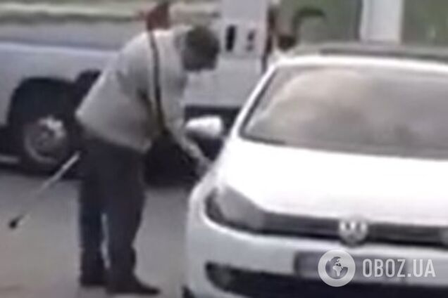 В Одесі 'коронавірусний терорист' намагається заразити городян: мережу обурило відео