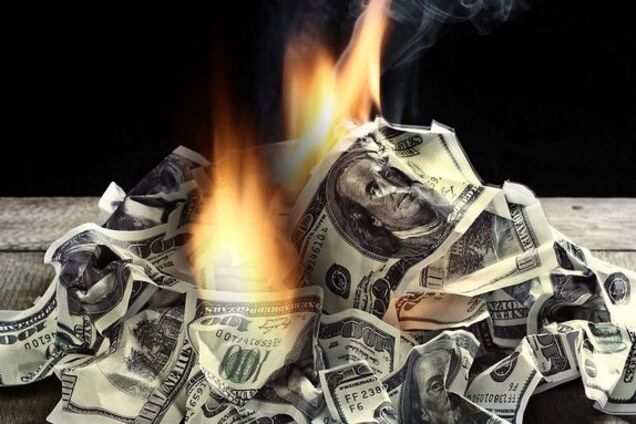 У Росії пішли на безпрецедентні заходи з порятунку рубля: спалили $500 млн