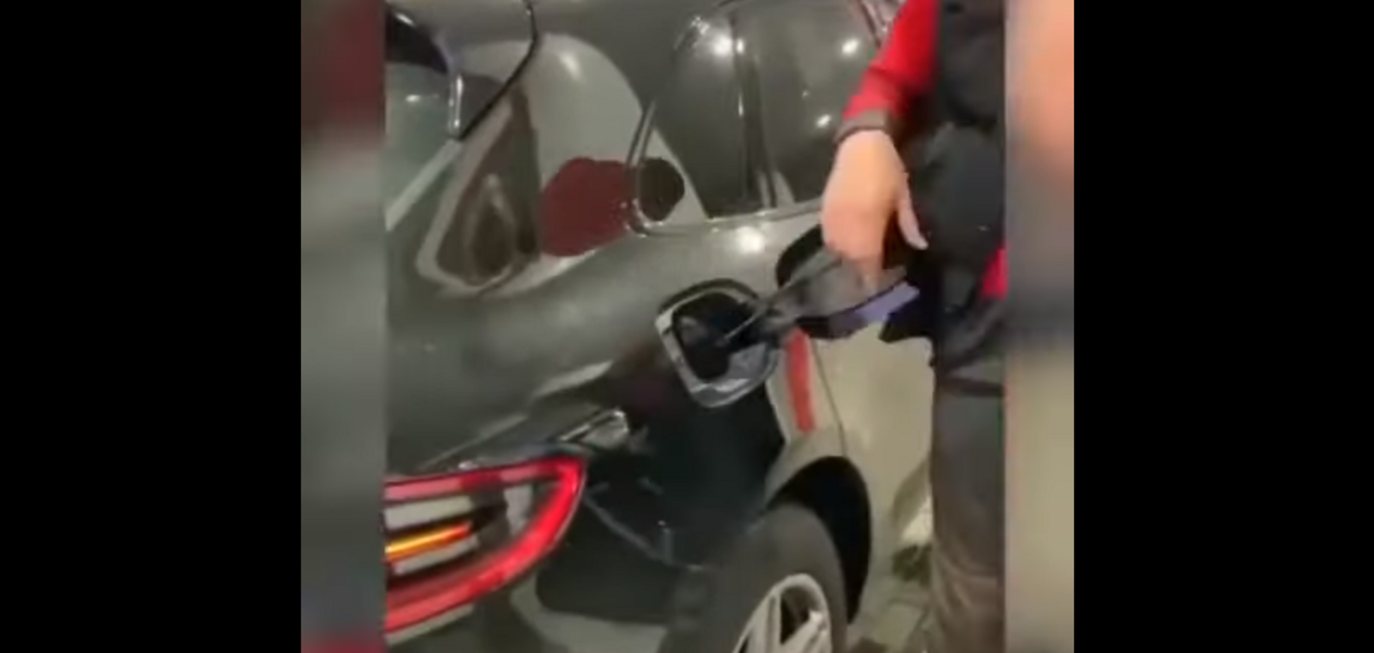 Пьяный заправщик залил не то топливо в новый Porsche. Видео