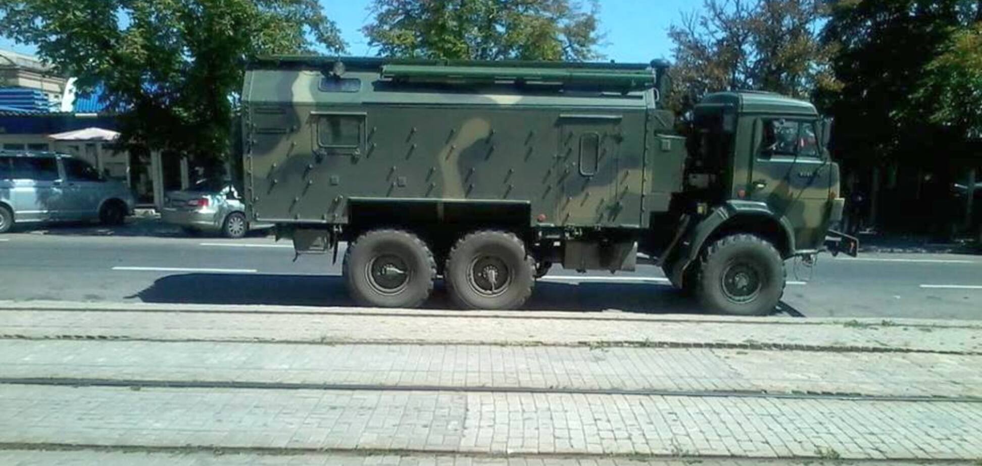 Новітню військову техніку РФ зафіксували на Донбасі: з'явилися свіжі фото