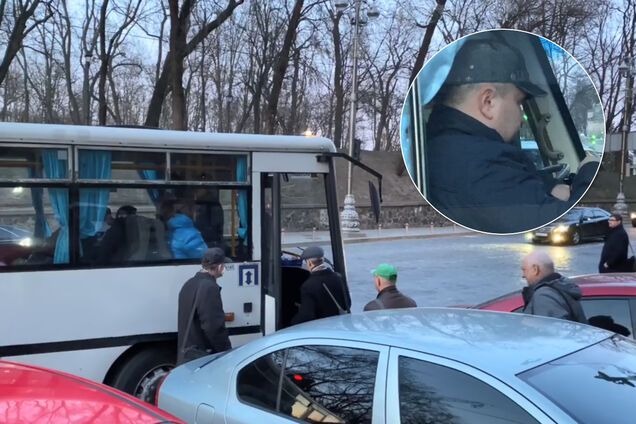 Без масок и полными автобусами: OBOZREVATEL заснял нарушителей из Кабмина. Фото и видео
