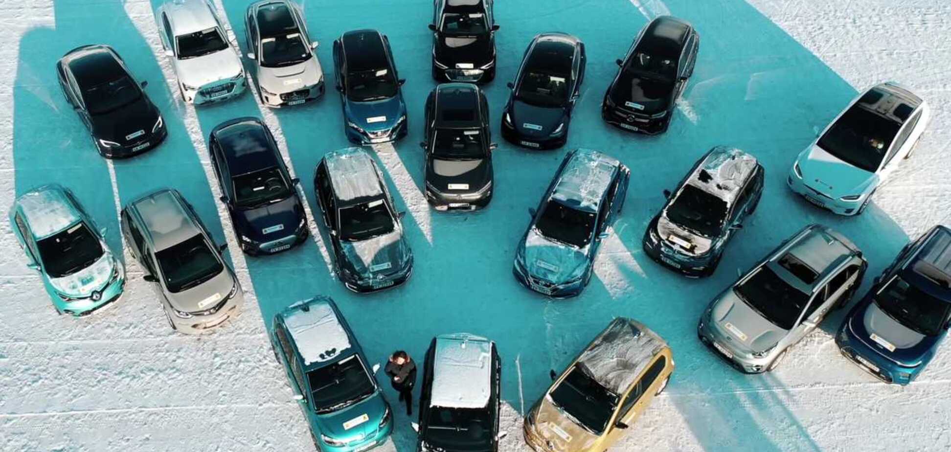 20 электрокаров загнали в снег и мороз: сколько они продержались