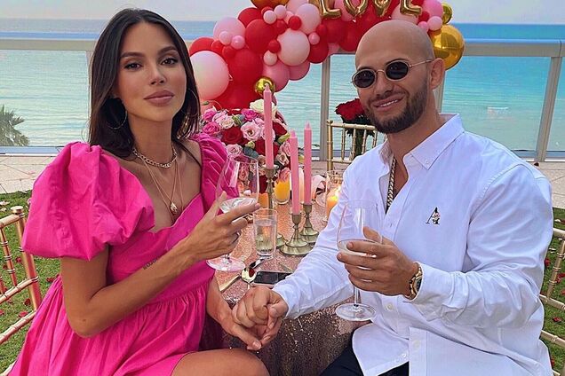 Самойлова сняла обручальное кольцо и подогрела слухи о разводе с Джиганом