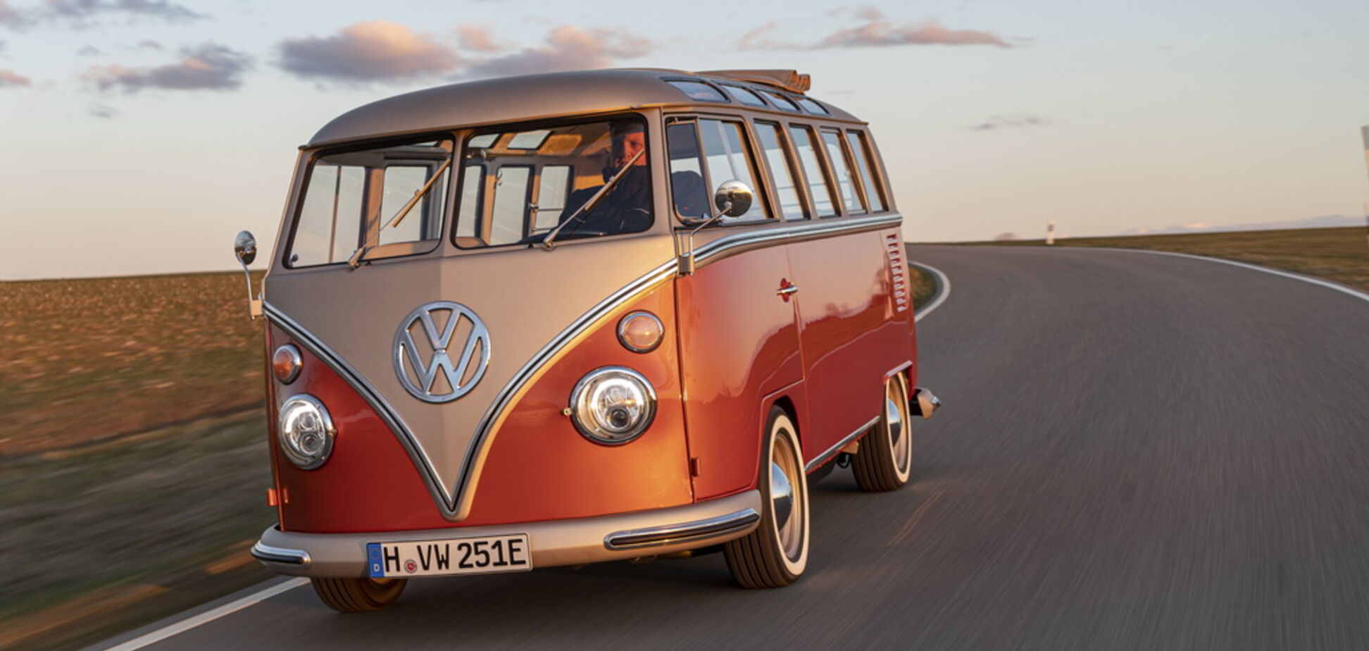 Легендарный микроавтобус Volkswagen превратили в электромобиль