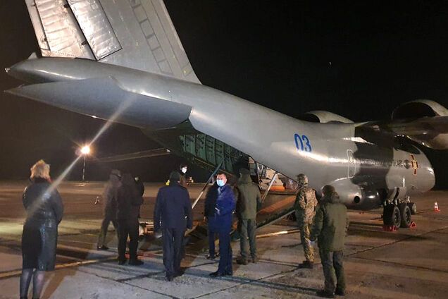 У Дніпро доставили тисячі експрес-тестів на коронавірус. Фото