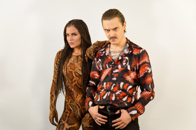 Женатого солиста Little Big уличили в романе с коллегой