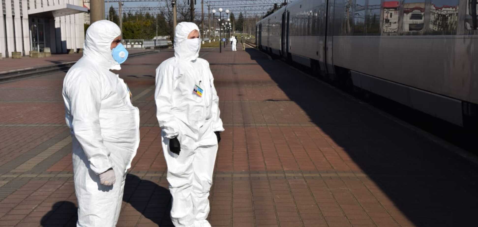 В Киев прибыл поезд из Польши с 600 украинцами