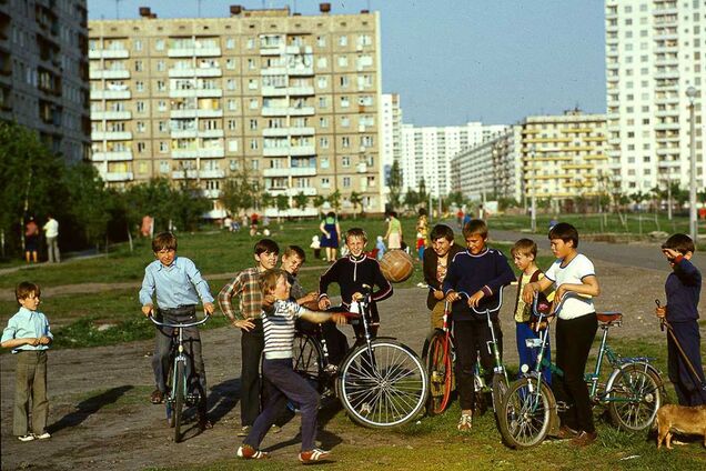 Фото детей с велосипедами в Киеве 40 лет назад растрогало сеть