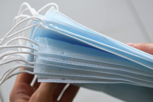 За вывоз масок и дезинфекторов в Украине введут уголовную ответственность