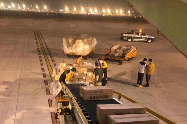 250 тис. замість 10 млн: у Зеленського пояснили скандал із тестами на коронавірус