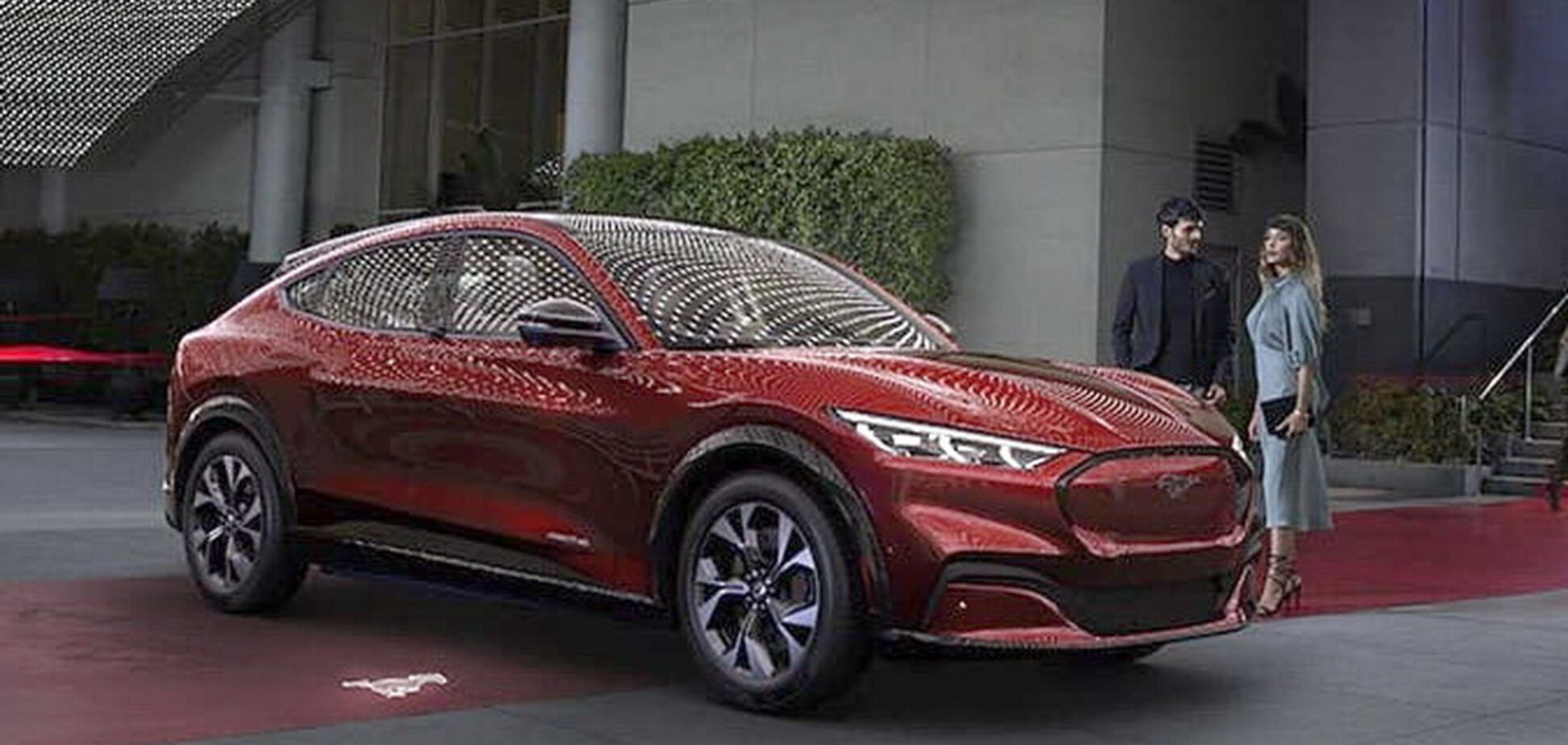 Названа дата старта продаж электрического кроссовера Ford