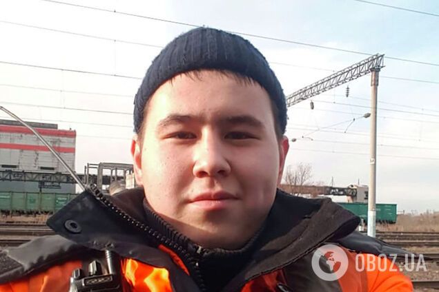 Парень из провинциального городка возглавил британский чарт UK Singles