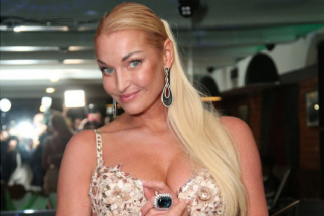 Анастасия Волочкова показала пышную грудь без белья: горячее фото