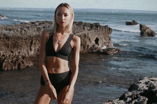 Секс-символ 'Квартала' Сопонару восхитила сеть фото в мокром купальнике