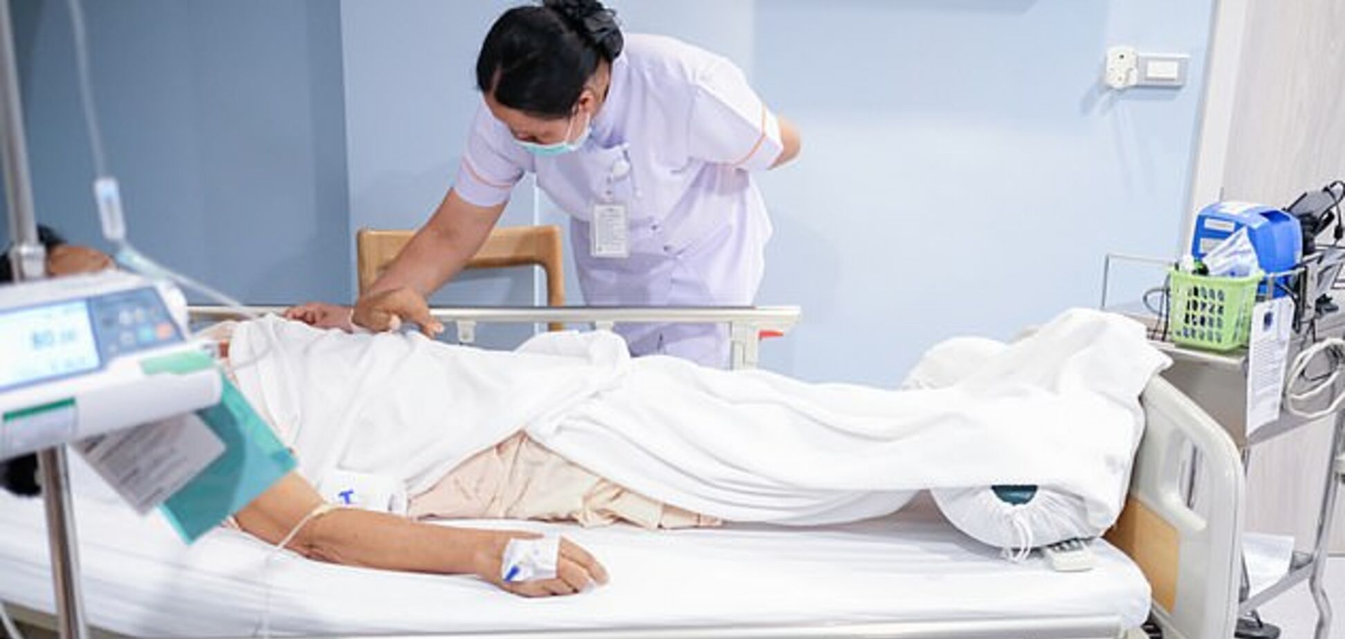 Больные коронавирусом умирают в одиночестве: врач из США рассказала душераздирающую историю