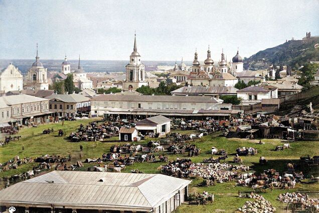 Житній ринок Києва понад 100 років тому показали на фото: як змінилося місце