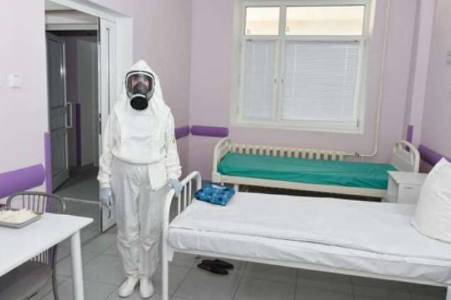 Женщина с подозрением на COVID-19 сбежала из больницы Киева на Прикарпатье