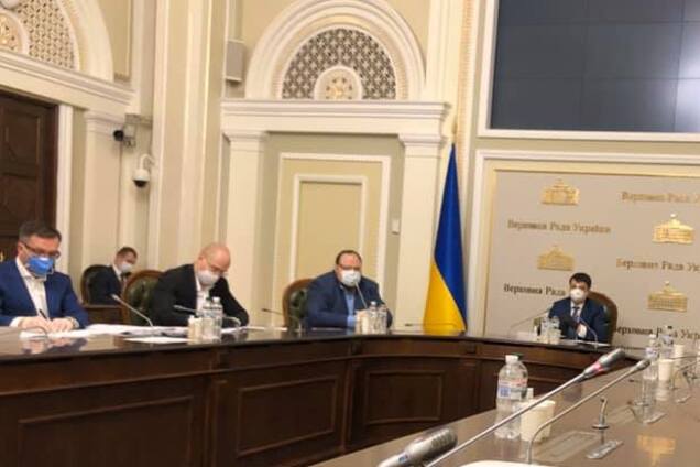 У Раді зібрали голів фракцій і Кабмін