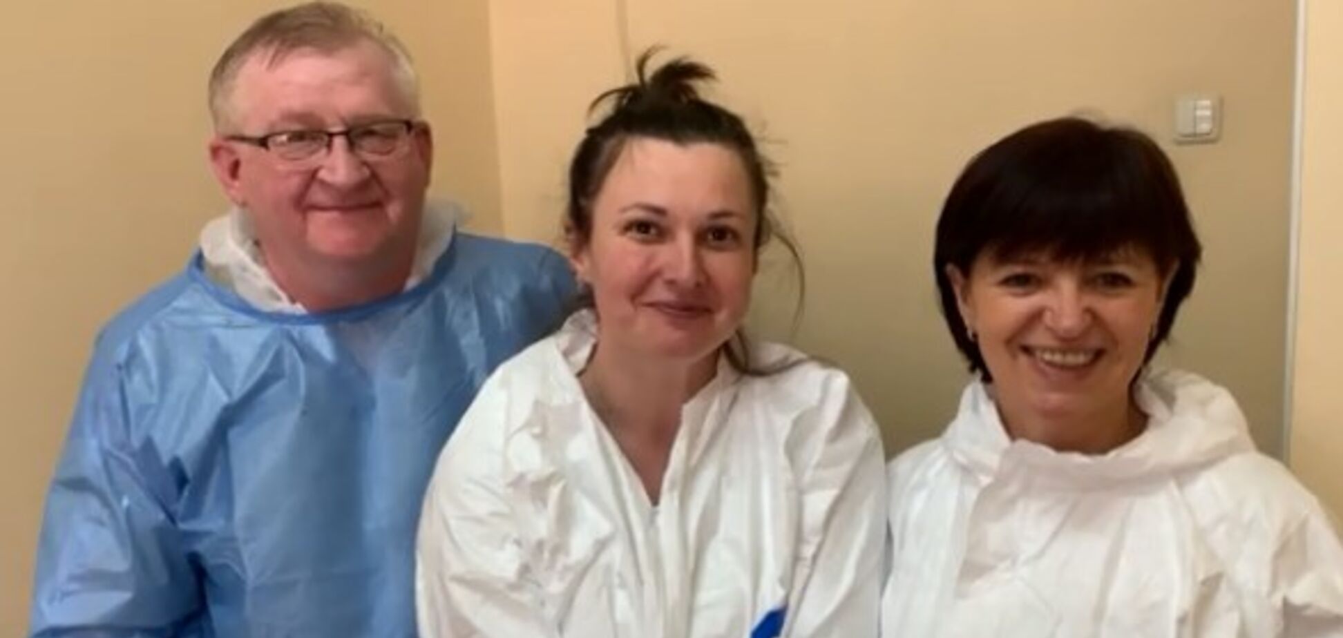 Медики Александровской больницы обратились к украинцам