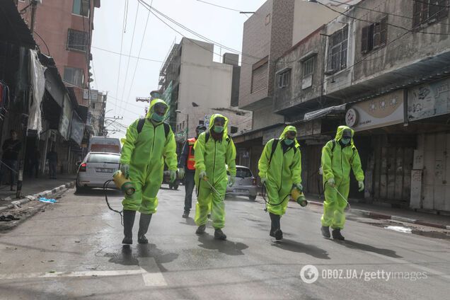 Чи передається COVID-19 через підошву взуття: медики дали відповідь