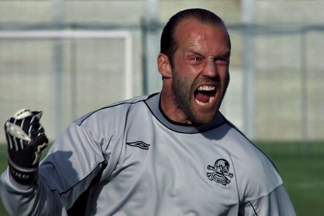 Лютый Стэтхэм и много Бекхэма: топ фильмы о футболе, которые помогут скоротать карантин