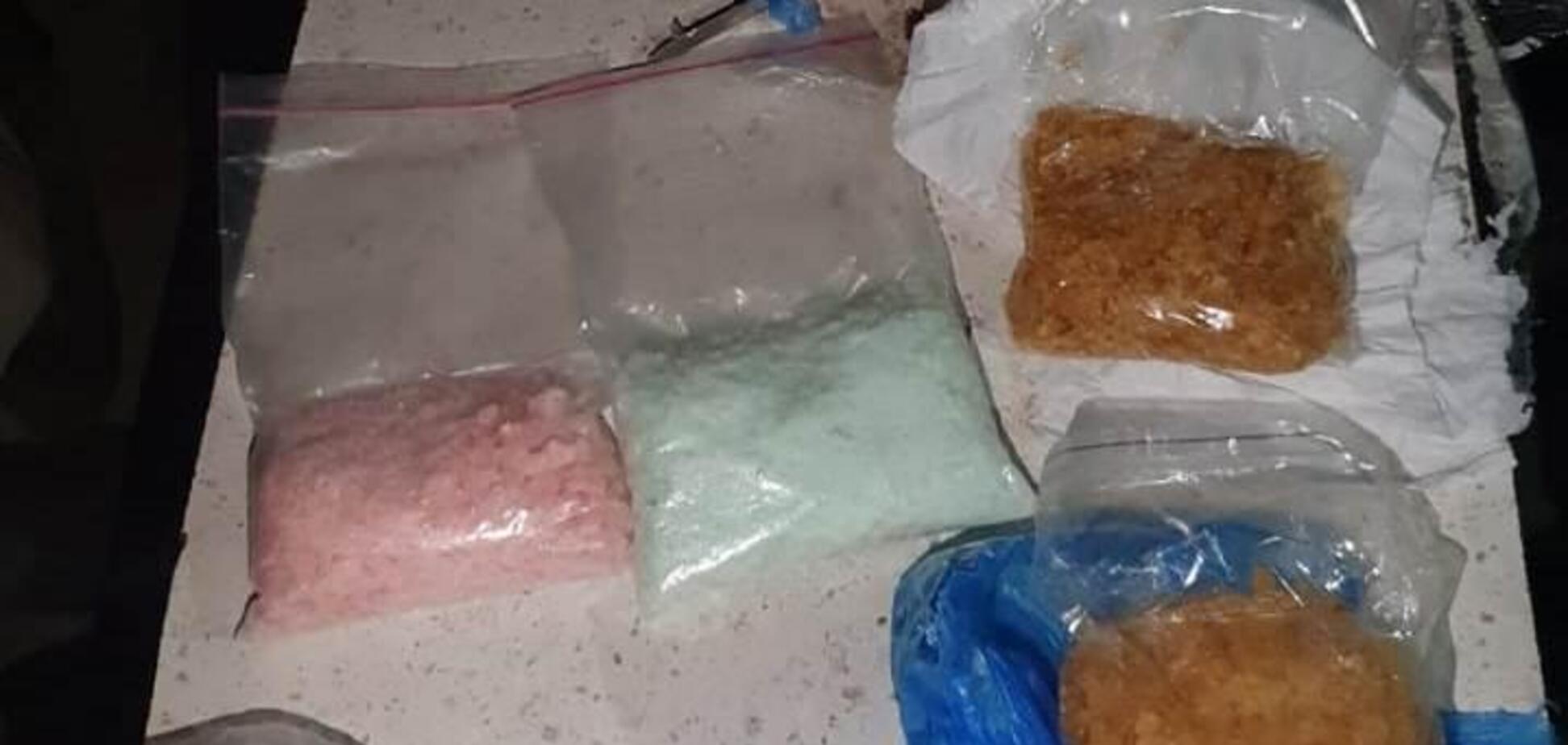 На Дніпропетровщині розкрили підпільний канал поставок небезпечних наркотиків