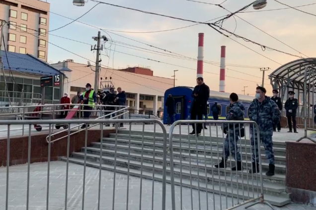 Із Москви до Києва вирушив потяг з евакуйованими українцями. Відео