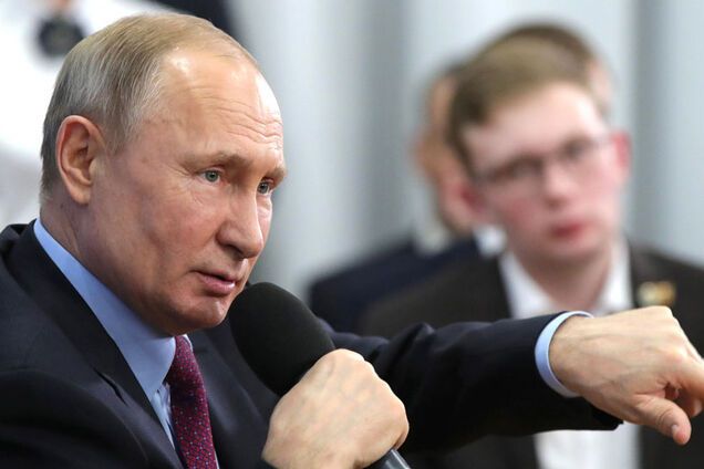 Путин доведет Россию до банкротства. Коронавирус ему поможет