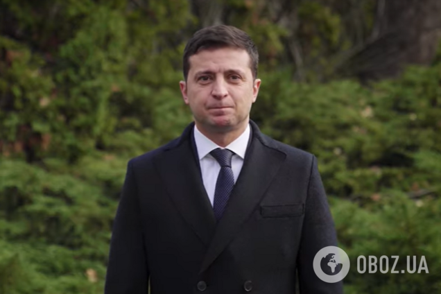 Зеленский поручил Кабмину обеспечить масками каждую аптеку Украины